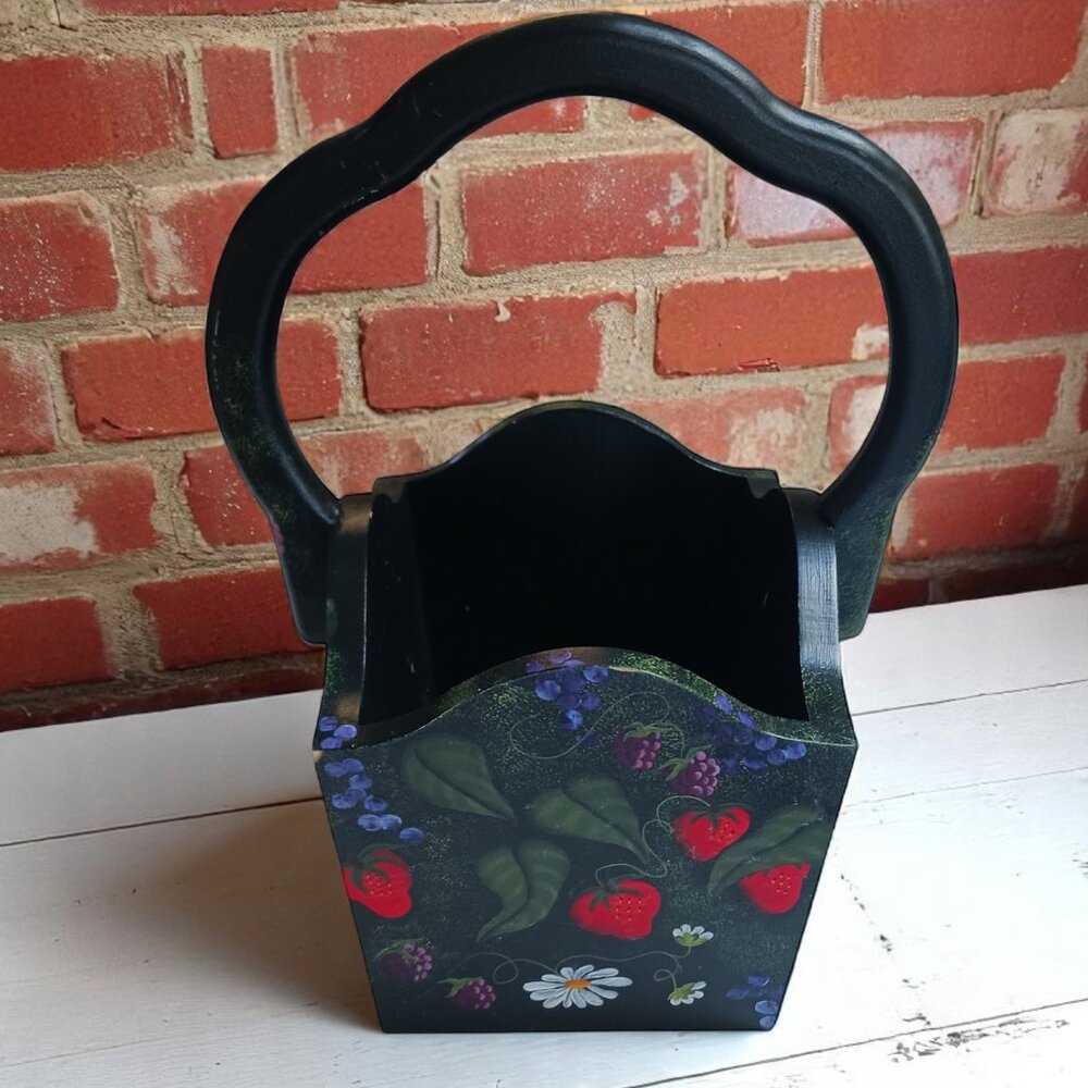🍓 Handcarved Wooden Basket – Spruce Green with Handpainted Fruit & Florals 🍇🌼